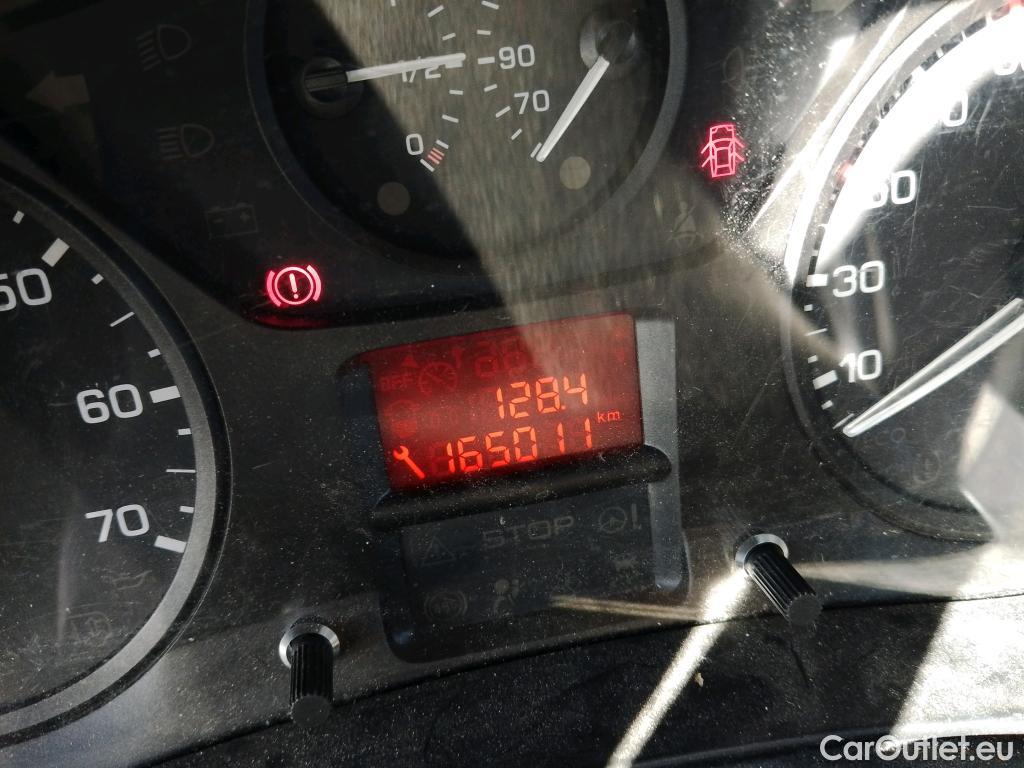  Peugeot  Partner PEUGEOT  / 2015 / 4P / combi TEPEE Access 1.6 BlueHDi 55KW (75CV) #33