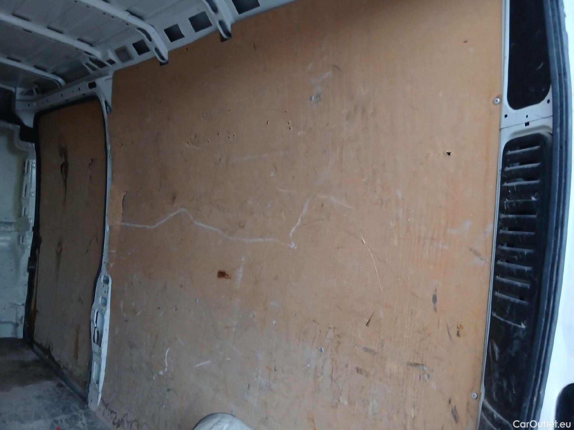  Peugeot  Boxer PEUGEOT  / 2014 / 4P / furgón Pack 335 L3 H2 BHDI 103kW (140CV) S&S #53