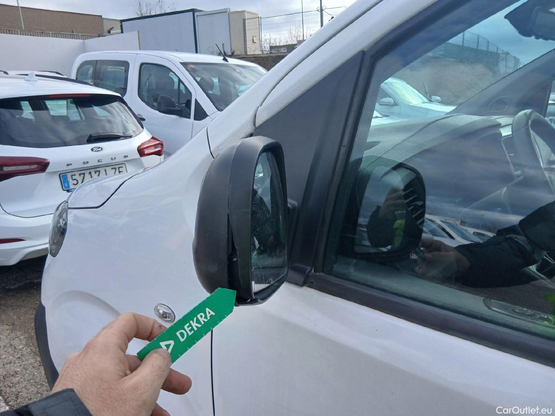  Opel  Vivaro OPEL  / 2019 / 4P / furgón 1.5 Diésel 88kW (120CV) M Std Select #19