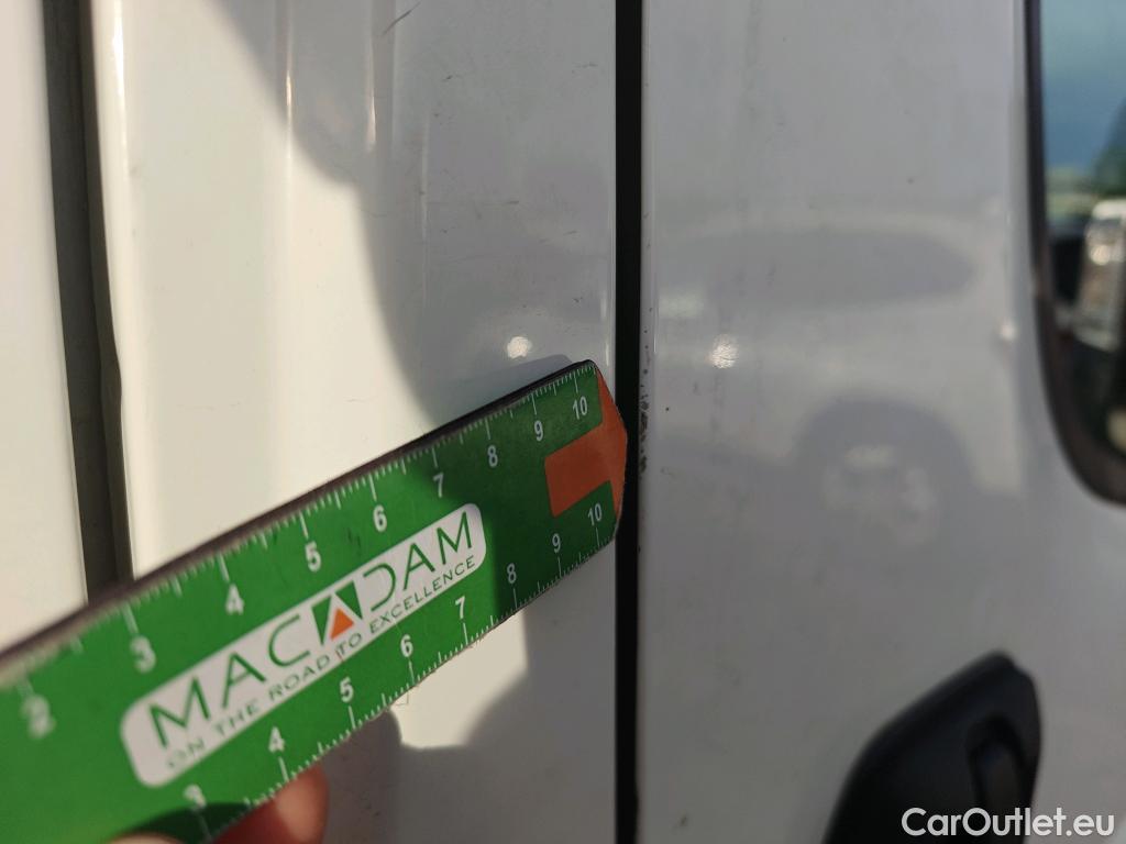  Peugeot  Boxer PEUGEOT  / 2014 / 4P / furgón 335 L2H2 BlueHDi 96KW (130CV) #48