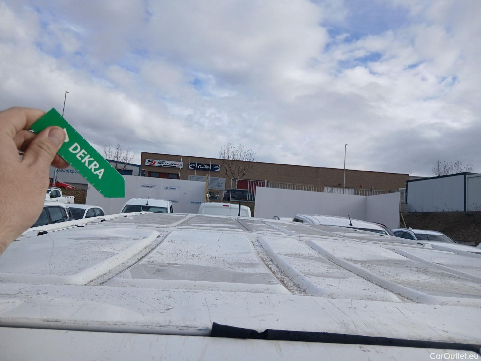  Opel  Vivaro OPEL  / 2019 / 4P / furgón 1.5 Diésel 88kW (120CV) M Std Select #37