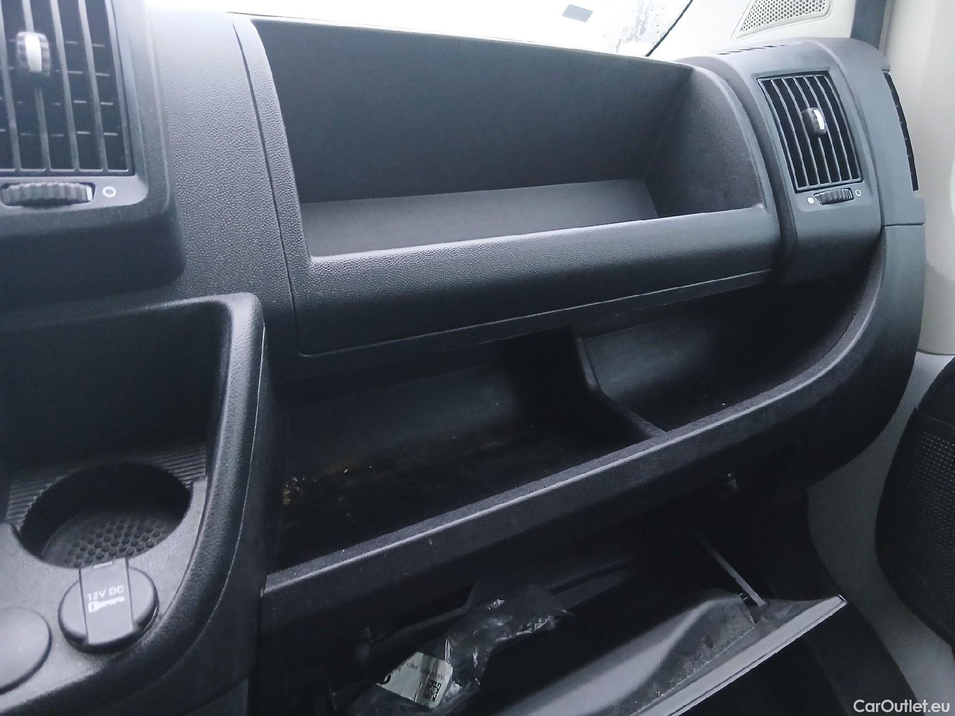  Opel  Movano OPEL  / 2021 / 4P / Furgón Base L2H2 3.5T 2.2 BHDi 103kW #39