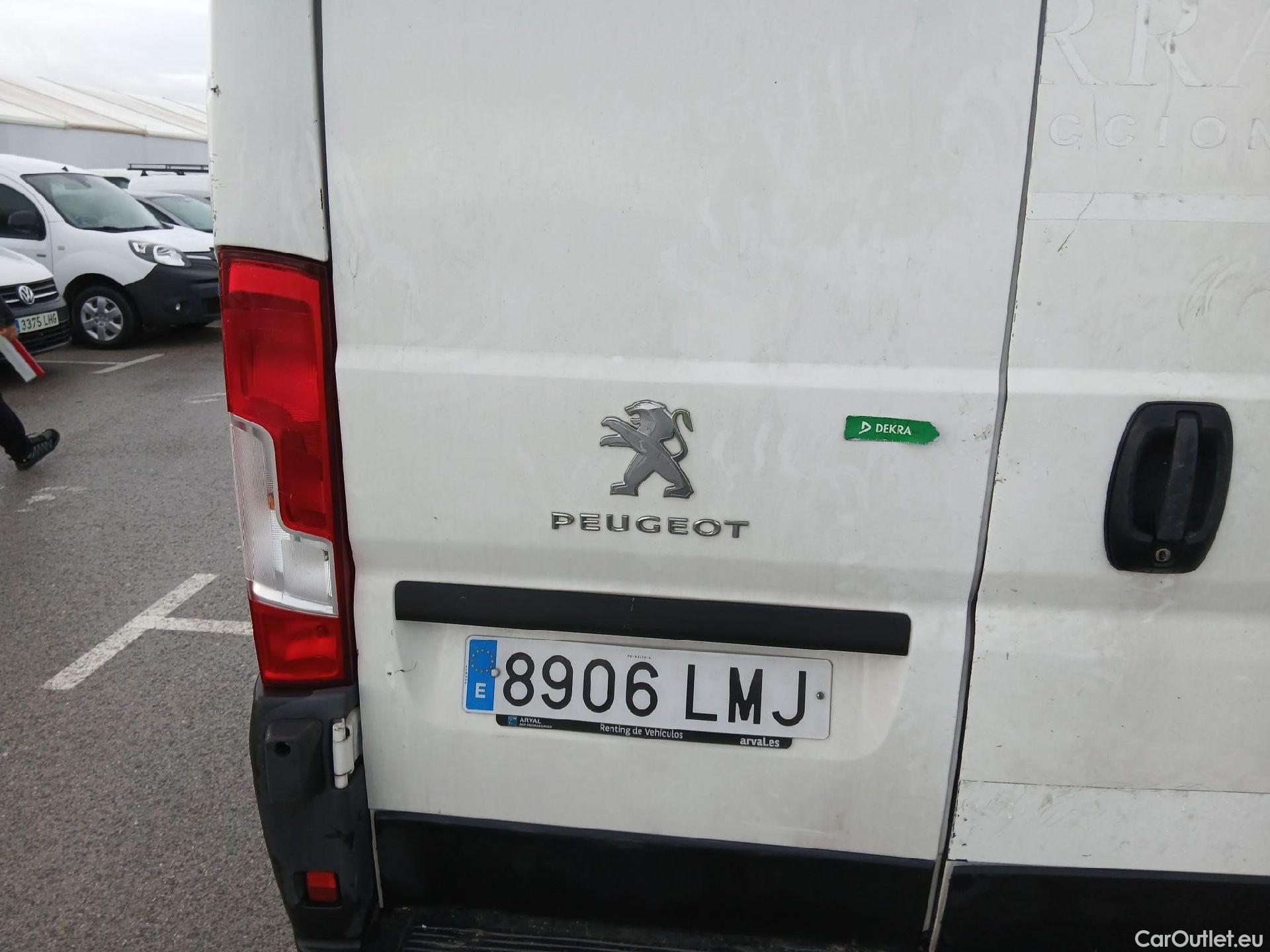  Peugeot  Boxer PEUGEOT  / 2014 / 4P / furgón Pack 335 L3 H2 BHDI 103kW (140CV) S&S #40