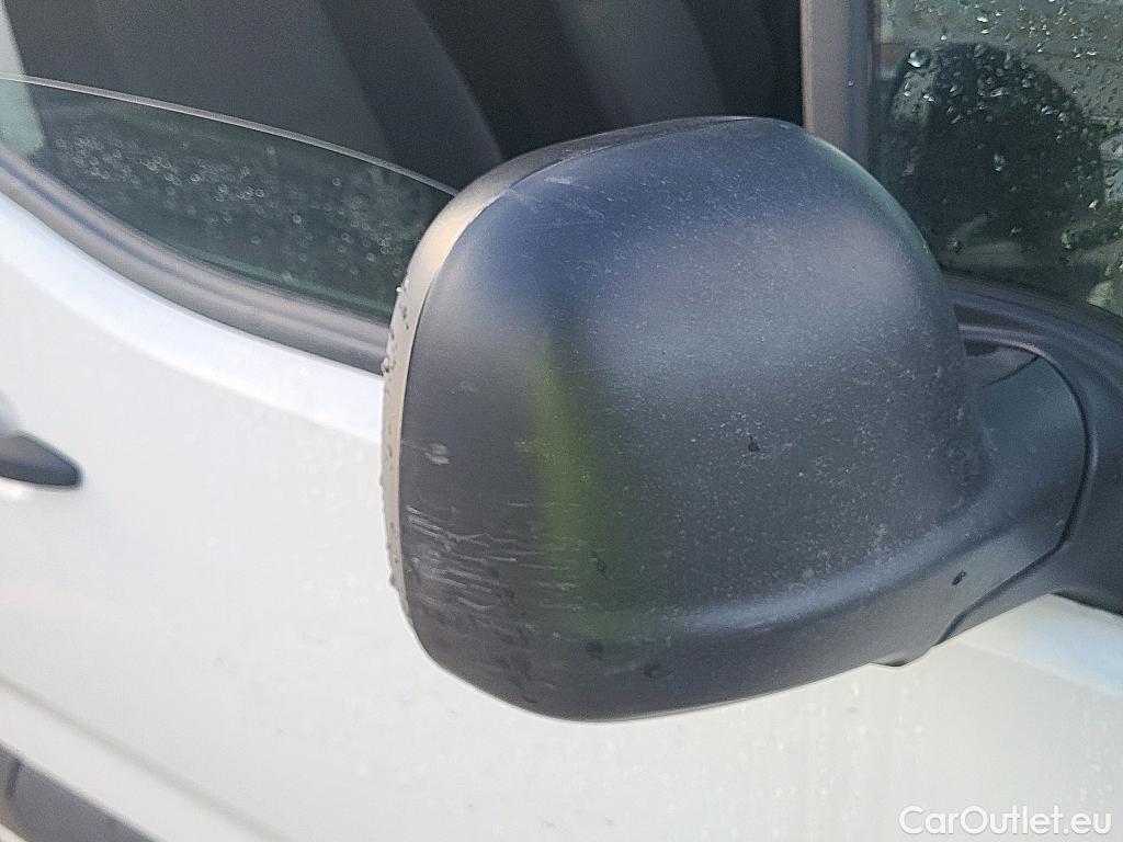  Peugeot  Partner PEUGEOT  / 2018 / 3P / furgón derivado de turismo Pro Standard 600kg BlueHDi 73kW (AC) #52