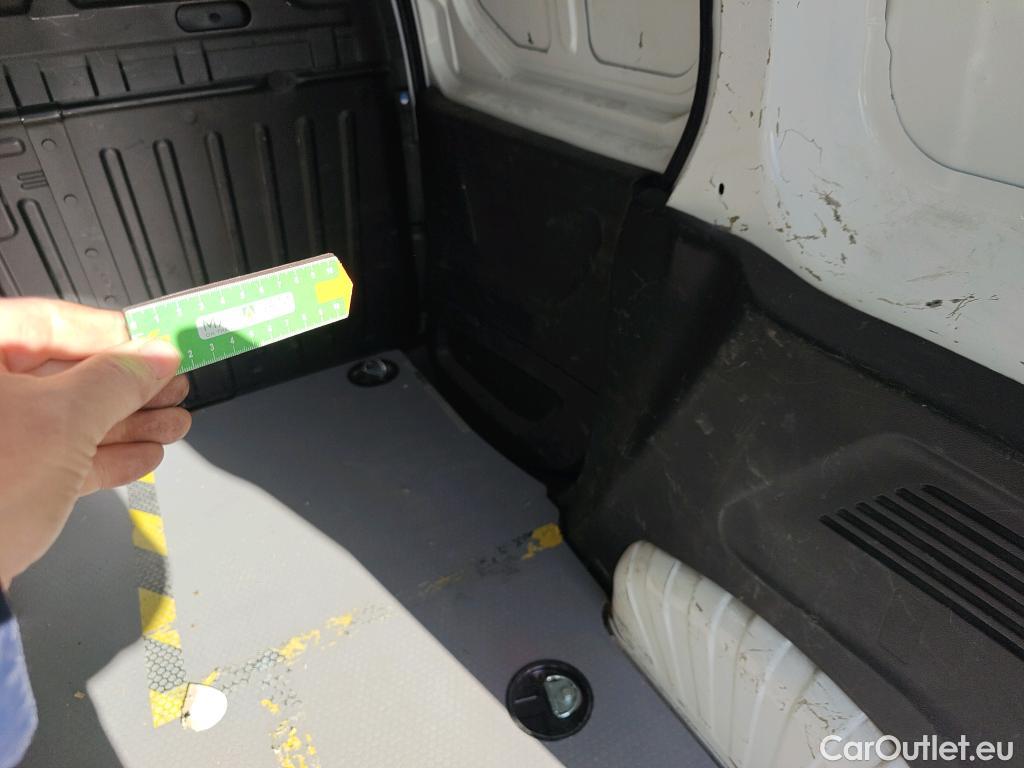  Opel  Combo OPEL  / 2018 / 3P / furgón derivado de turismo 1.6 TD S/S 74kW (100CV) Express L H1 650 #38