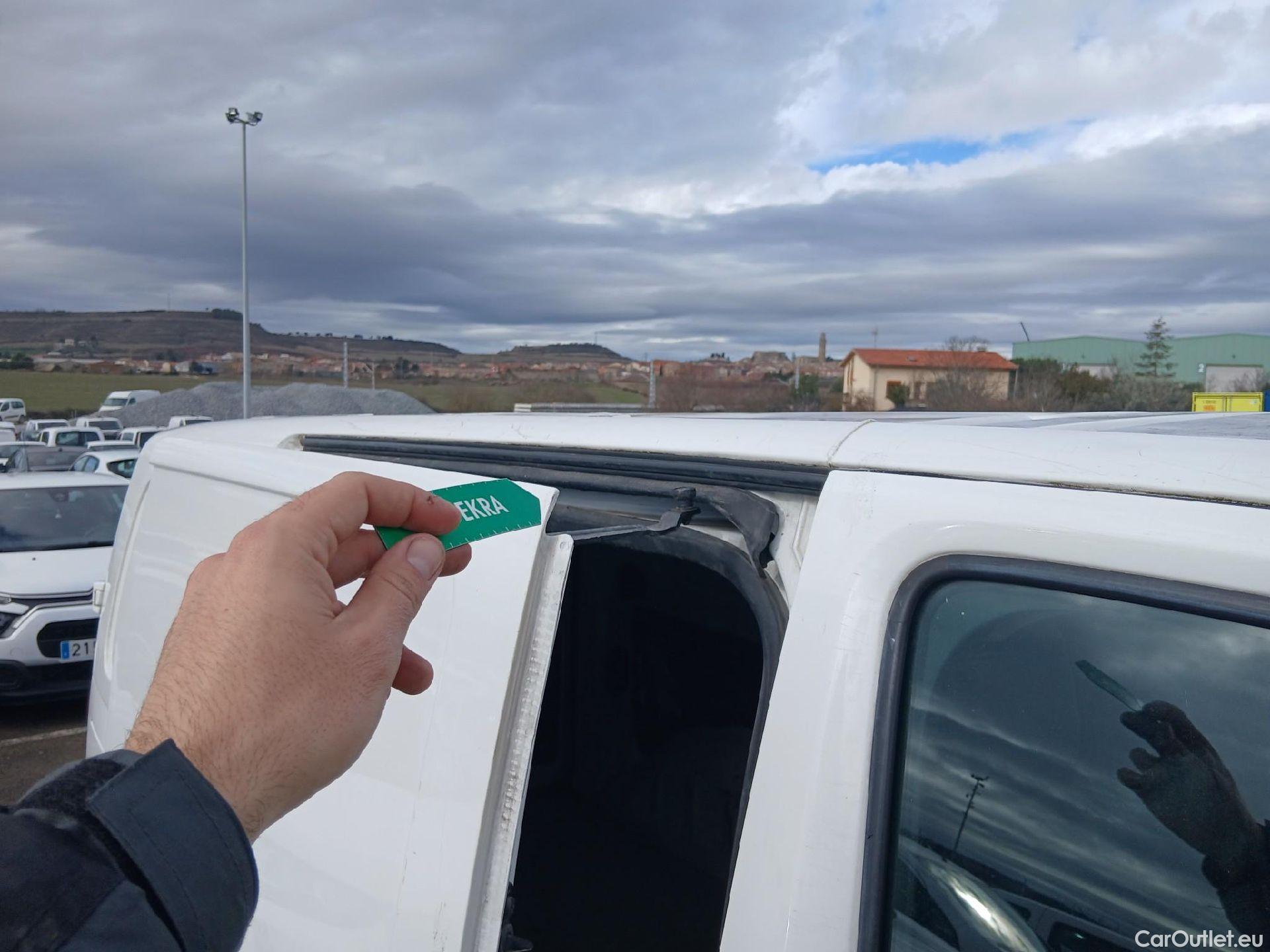  Opel  Vivaro OPEL  / 2019 / 4P / furgón 1.5 Diésel 88kW (120CV) M Std Select #45