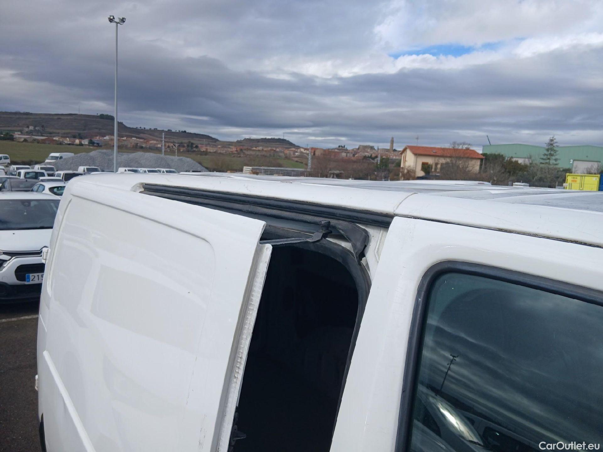  Opel  Vivaro OPEL  / 2019 / 4P / furgón 1.5 Diésel 88kW (120CV) M Std Select #42