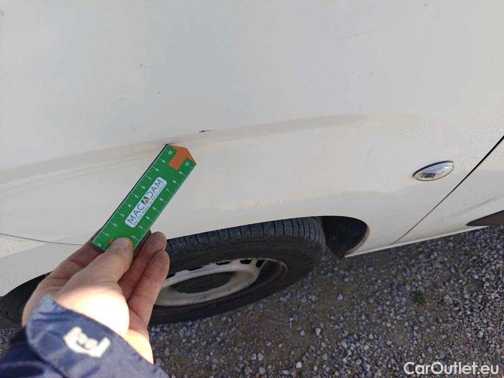  Opel  Combo OPEL  / 2018 / 3P / furgón derivado de turismo 1.6 TD S/S 74kW (100CV) Express L H1 650 #33