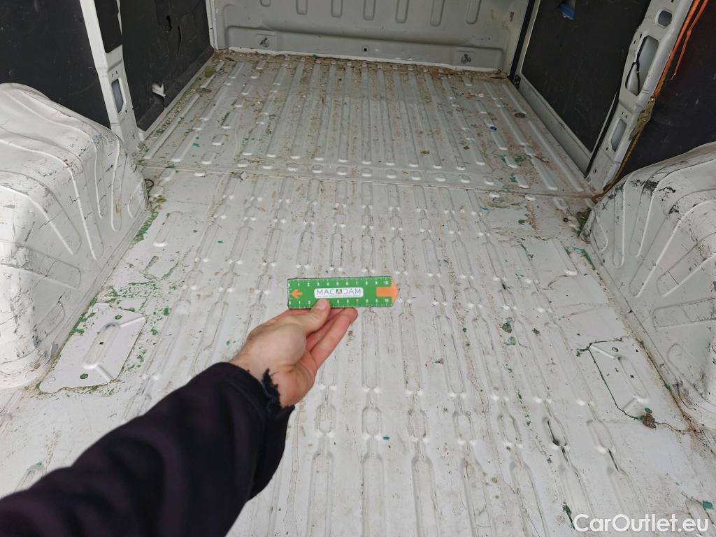  Peugeot  Boxer PEUGEOT  / 2014 / 4P / furgón 335 L2H2 BlueHDi 96KW (130CV) #21