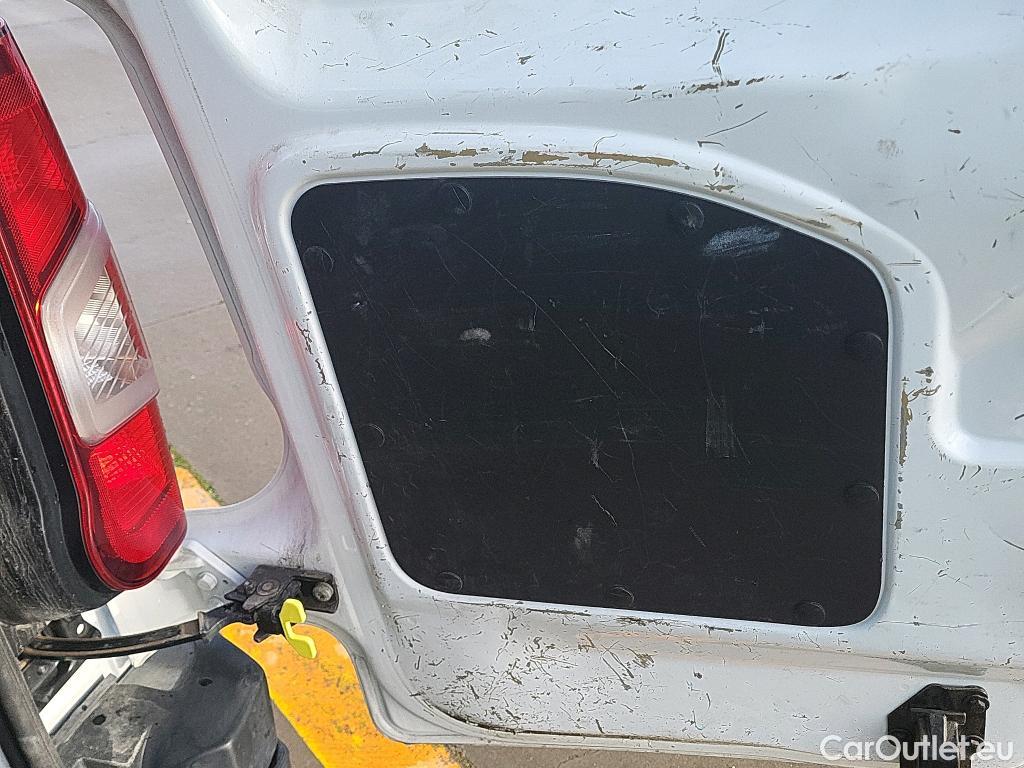  Peugeot  Partner PEUGEOT  / 2018 / 3P / furgón derivado de turismo Pro Standard 600kg BlueHDi 73kW (AC) #42