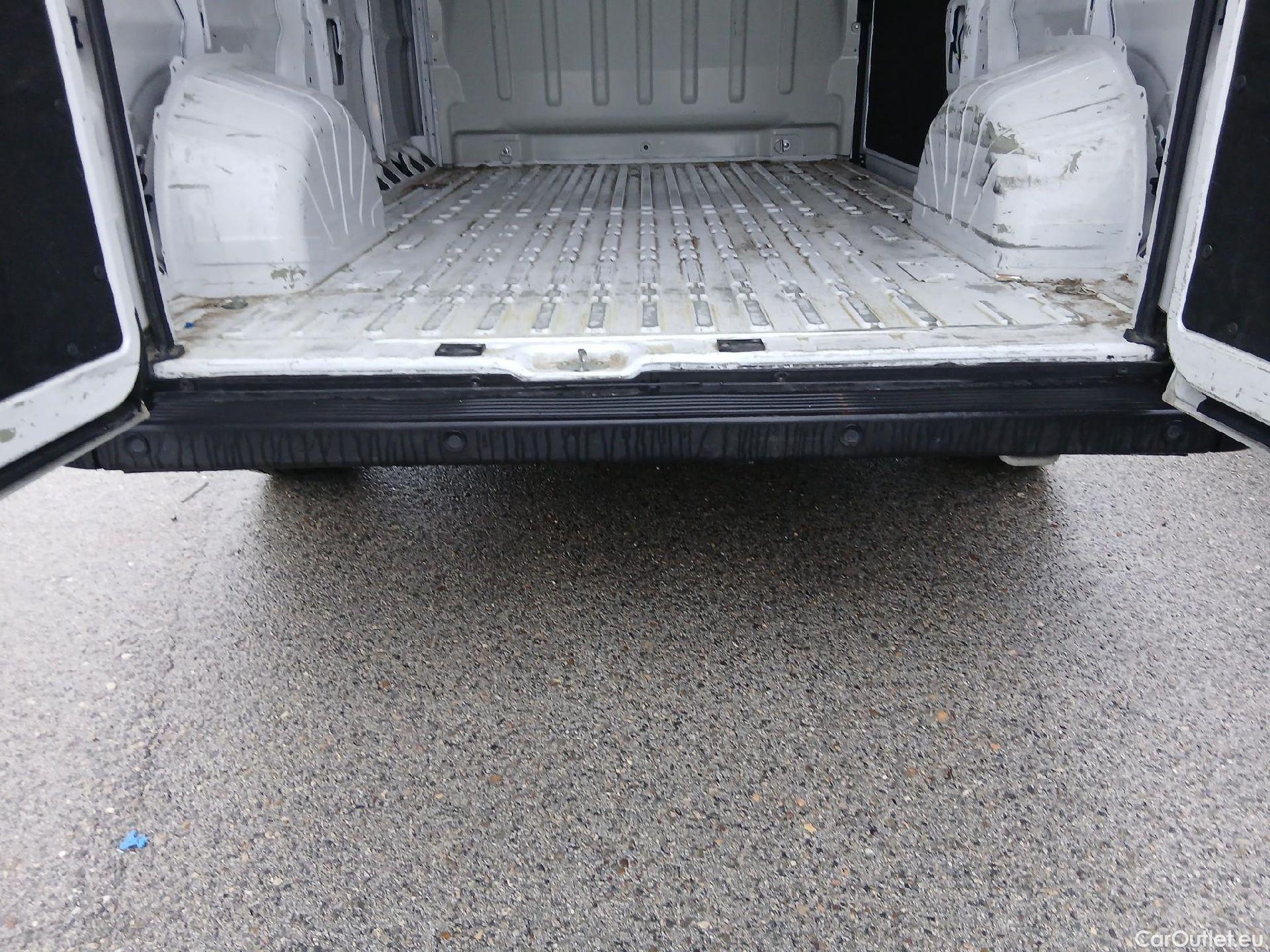  Opel  Movano OPEL  / 2021 / 4P / Furgón Base L2H2 3.5T 2.2 BHDi 103kW #21