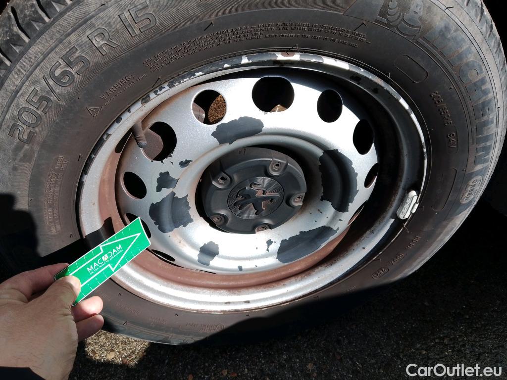  Peugeot  Partner PEUGEOT  / 2015 / 4P / combi TEPEE Access 1.6 BlueHDi 55KW (75CV) #37