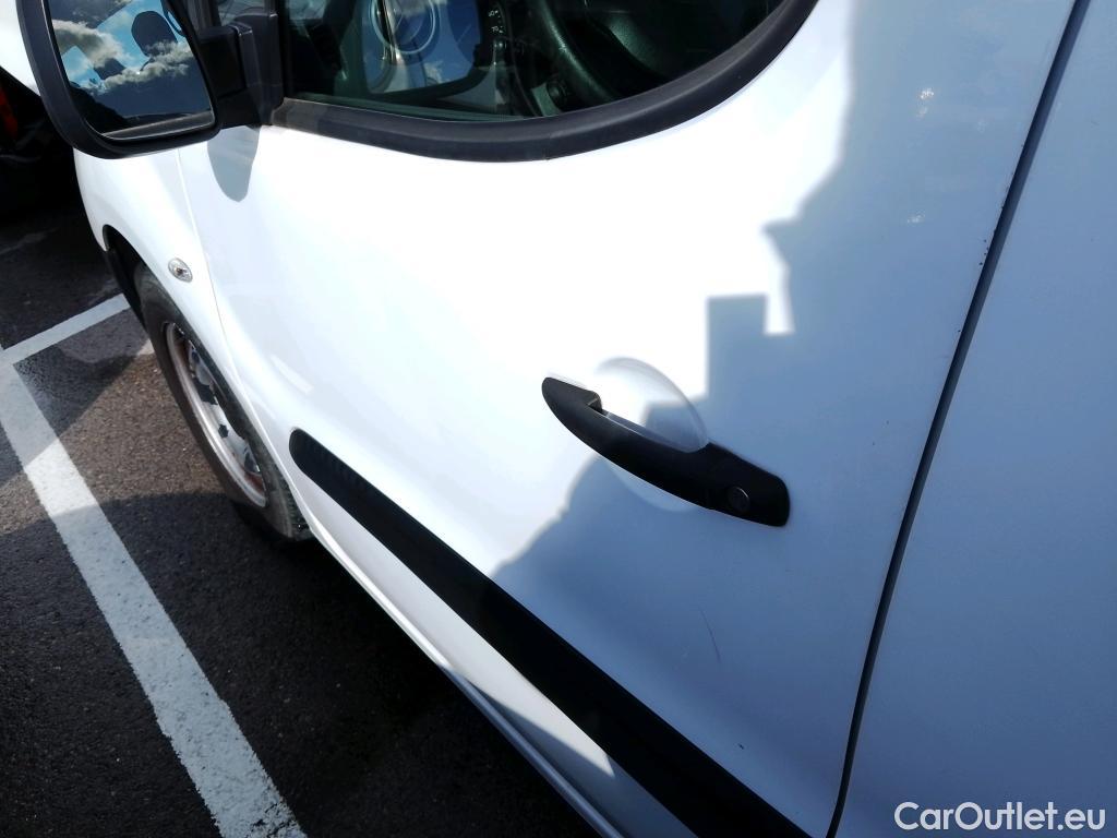  Peugeot  Partner PEUGEOT  / 2015 / 4P / combi TEPEE Access 1.6 BlueHDi 55KW (75CV) #17