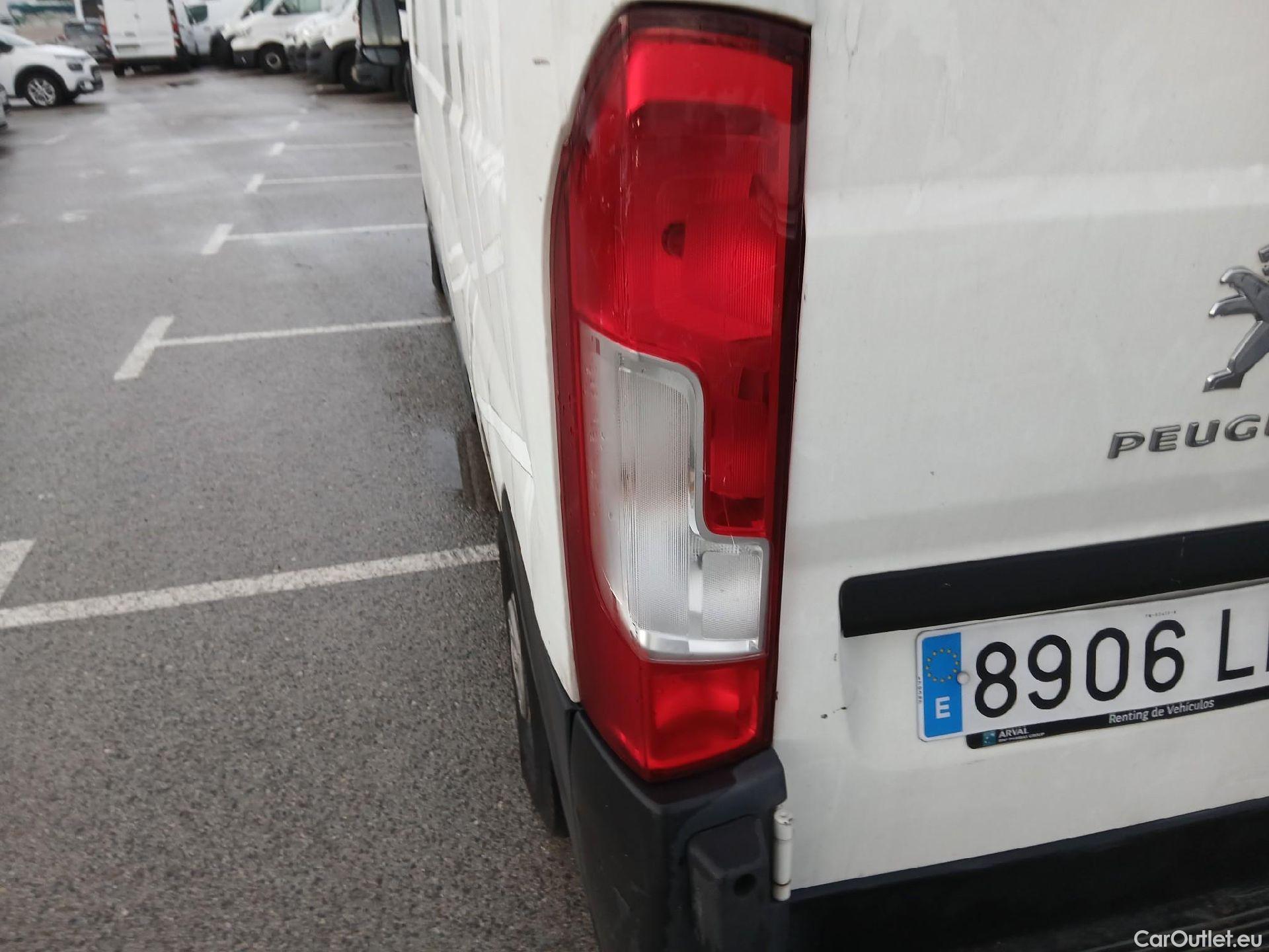  Peugeot  Boxer PEUGEOT  / 2014 / 4P / furgón Pack 335 L3 H2 BHDI 103kW (140CV) S&S #32