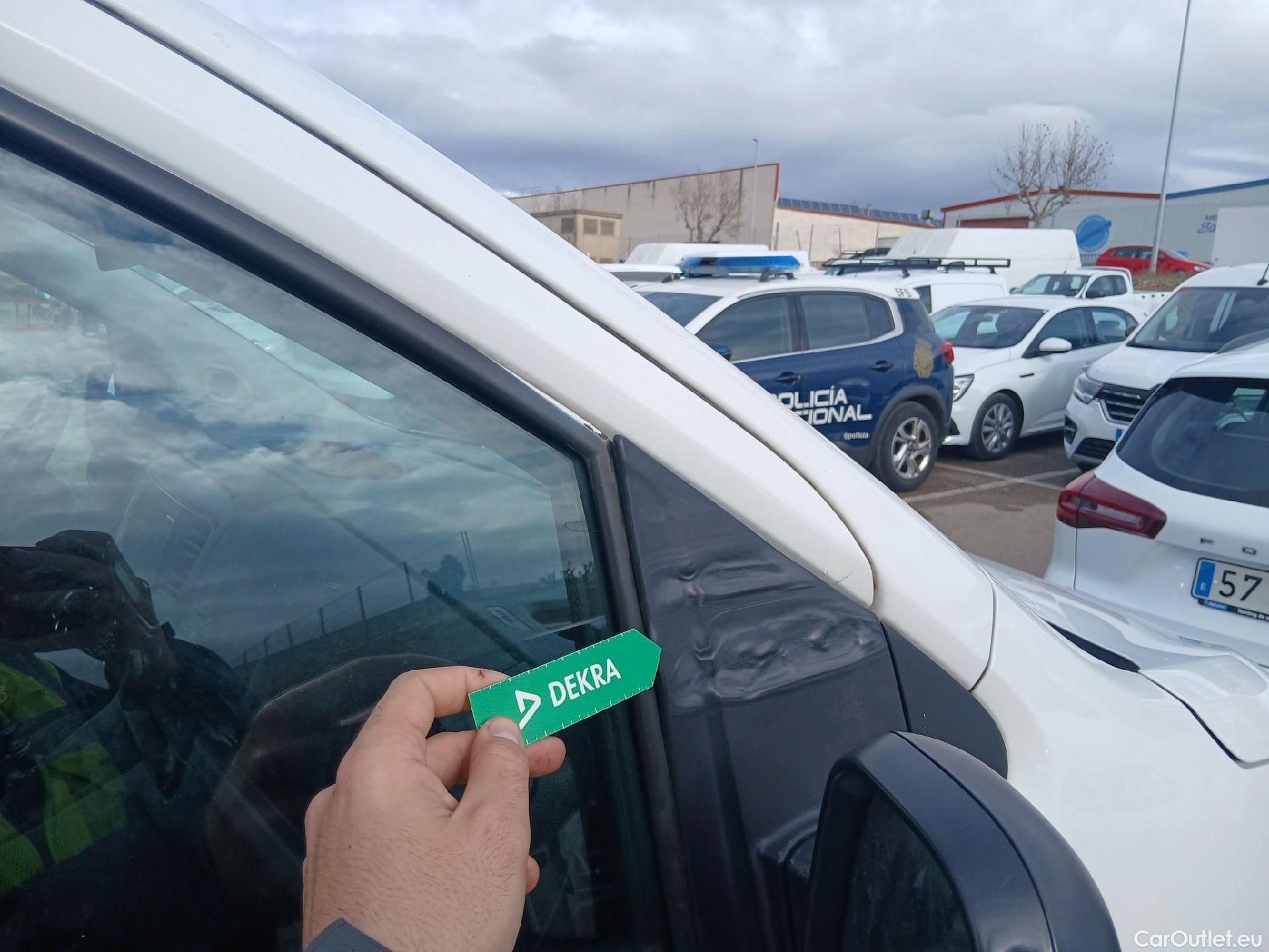  Opel  Vivaro OPEL  / 2019 / 4P / furgón 1.5 Diésel 88kW (120CV) M Std Select #52