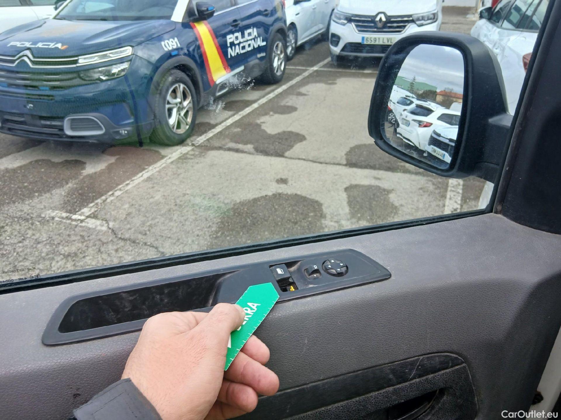  Opel  Vivaro OPEL  / 2019 / 4P / furgón 1.5 Diésel 88kW (120CV) M Std Select #72