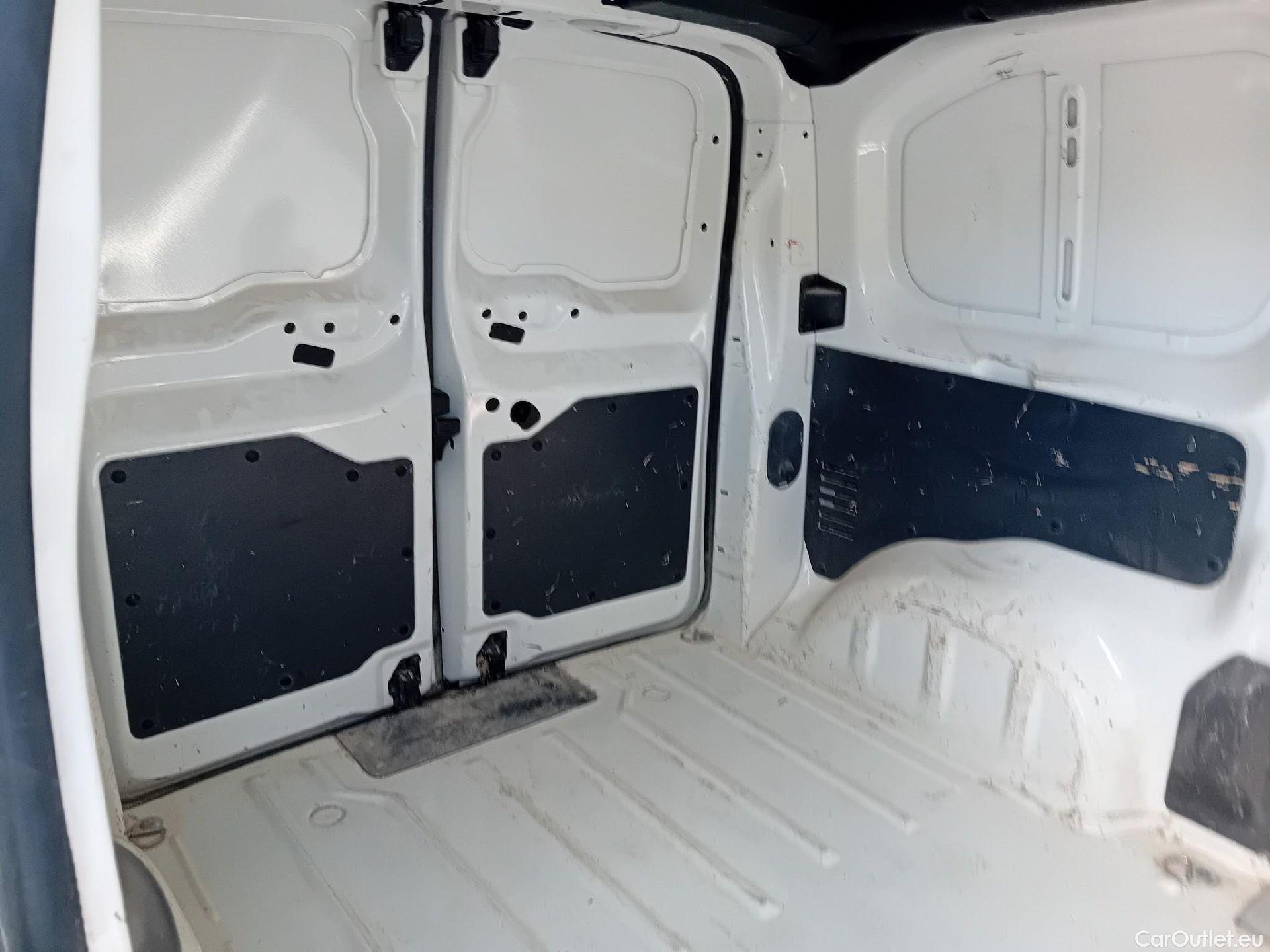  Peugeot  Expert PEUGEOT  / 2016 / 4P / furgón Furgón Pro 2.0 BlueHDi 120 S&S Standard (CX) #31