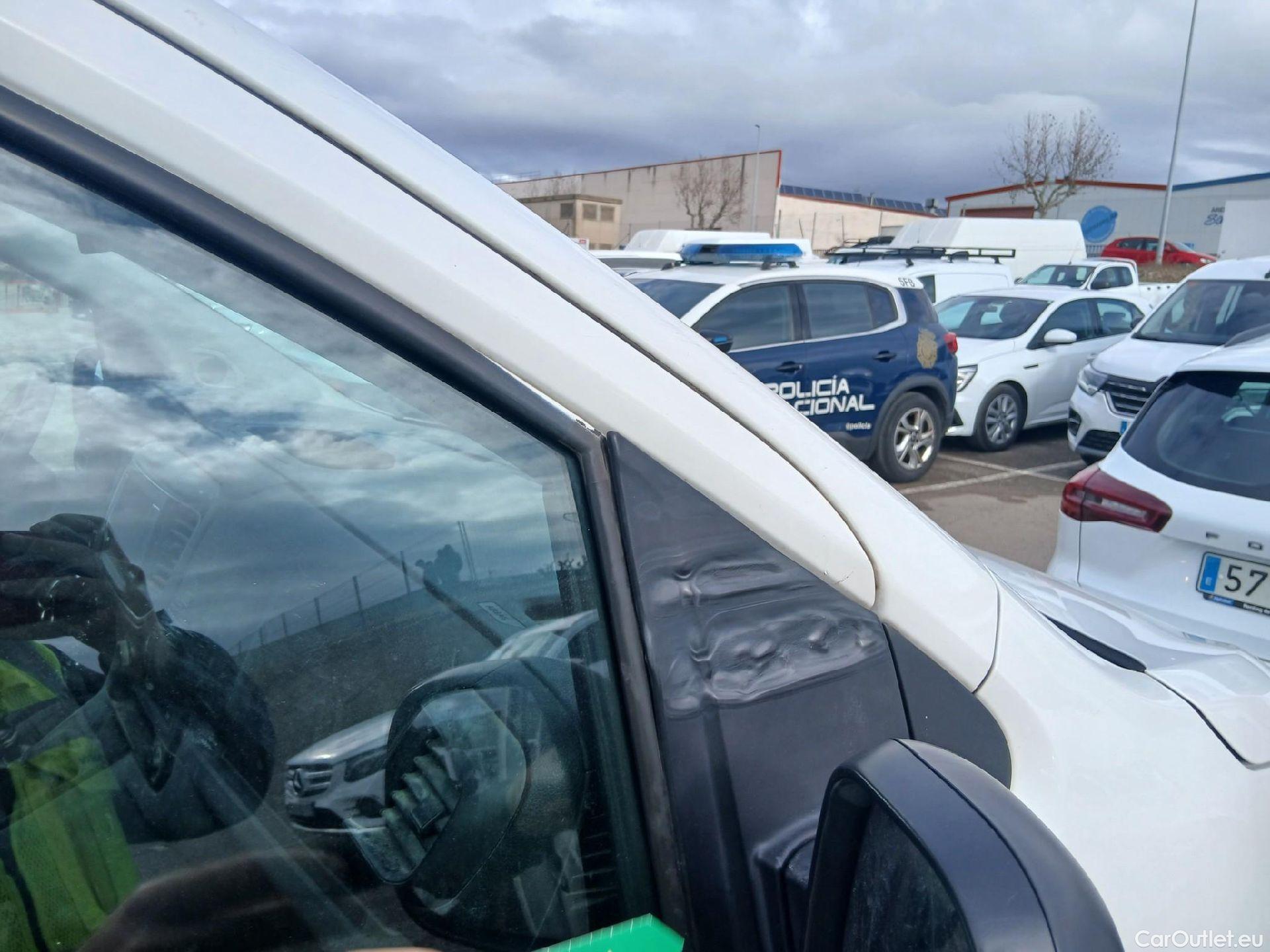  Opel  Vivaro OPEL  / 2019 / 4P / furgón 1.5 Diésel 88kW (120CV) M Std Select #51