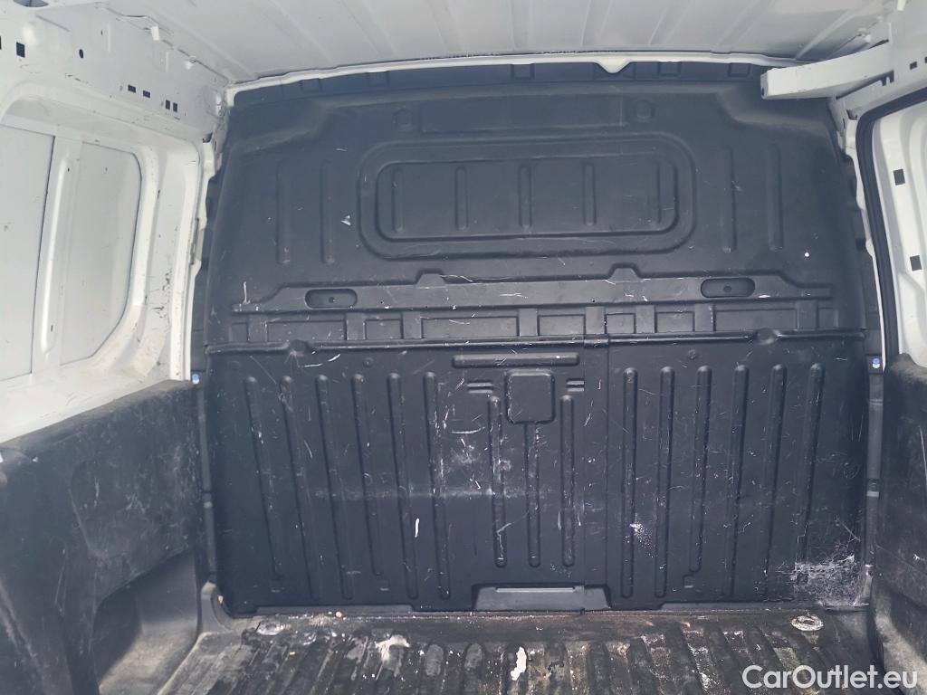  Peugeot  Partner PEUGEOT  / 2018 / 3P / furgón derivado de turismo Pro Standard 600kg BlueHDi 73kW (AC) #16