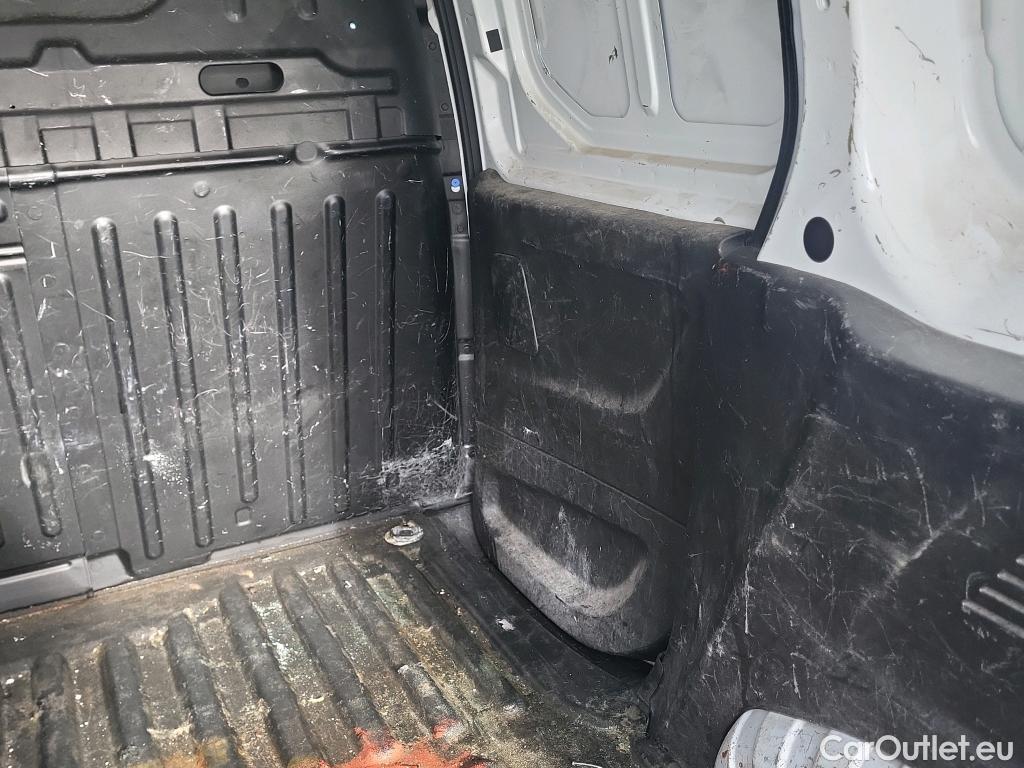  Peugeot  Partner PEUGEOT  / 2018 / 3P / furgón derivado de turismo Pro Standard 600kg BlueHDi 73kW (AC) #46