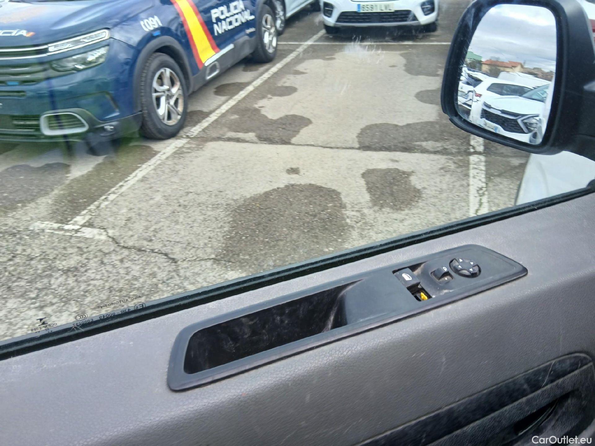  Opel  Vivaro OPEL  / 2019 / 4P / furgón 1.5 Diésel 88kW (120CV) M Std Select #73