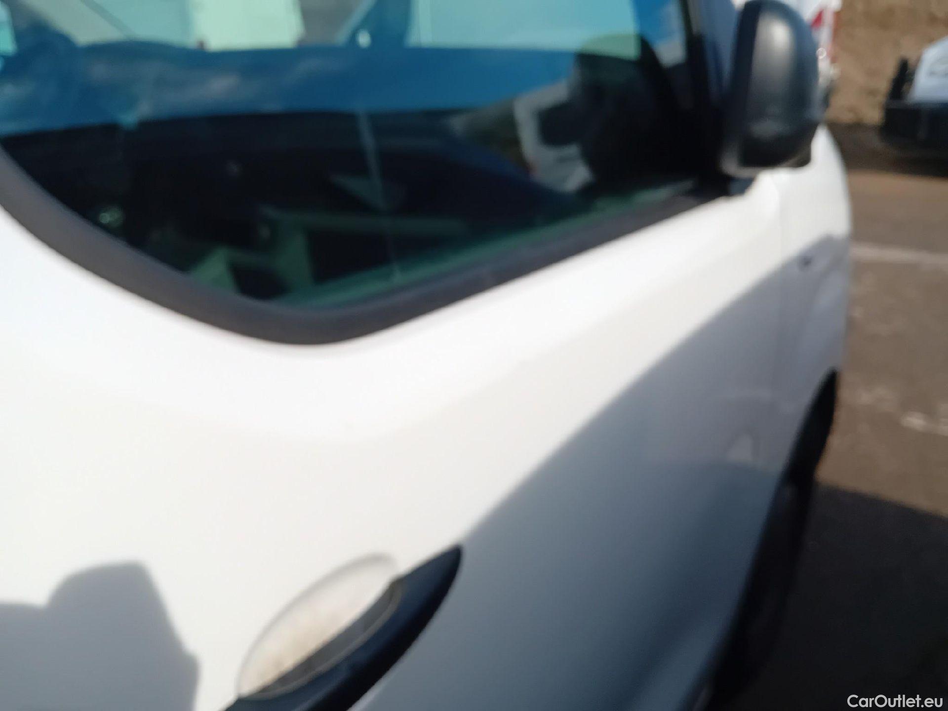  Peugeot  Expert PEUGEOT  / 2016 / 4P / furgón Furgón Pro 2.0 BlueHDi 120 S&S Standard (CX) #33