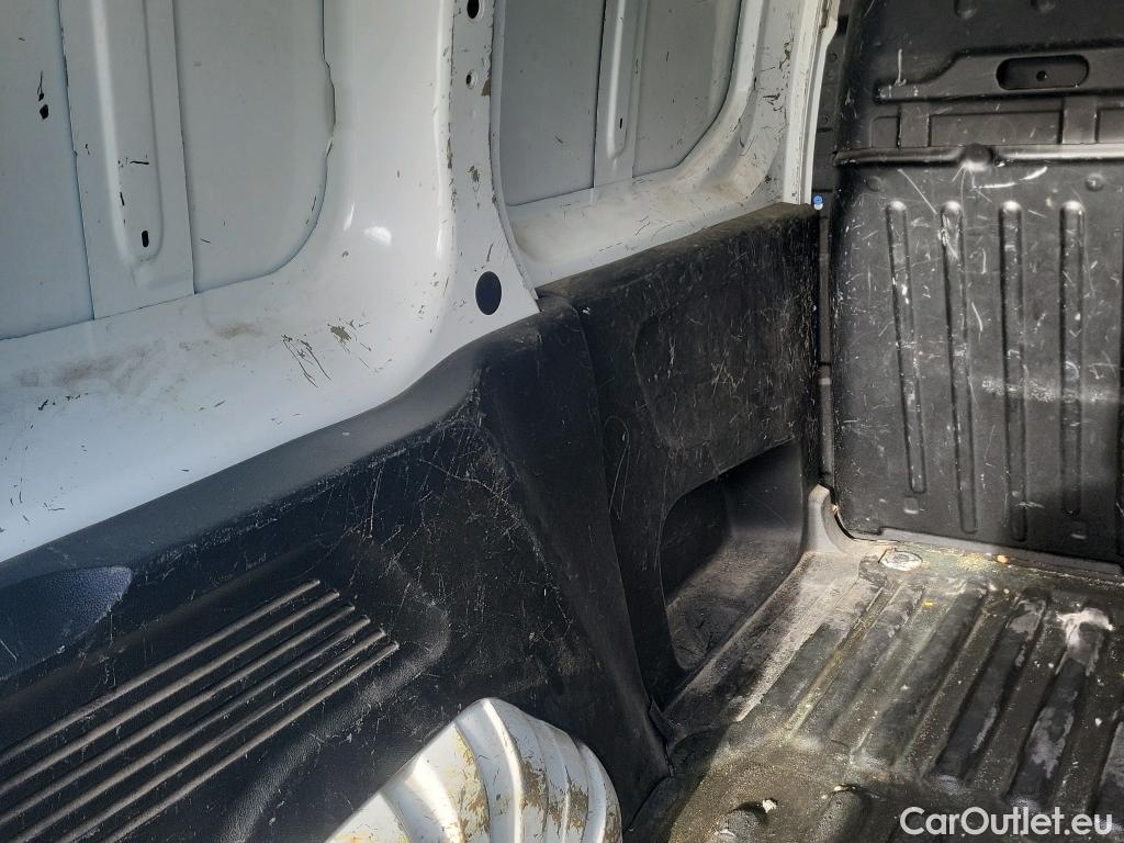  Peugeot  Partner PEUGEOT  / 2018 / 3P / furgón derivado de turismo Pro Standard 600kg BlueHDi 73kW (AC) #40