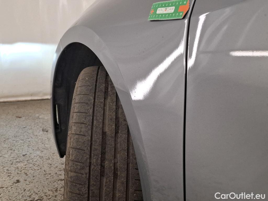  Bmw  Serie 1 BMW Série 1 / 2019 / 5P / Berline 116i DKG7 Business Design #12