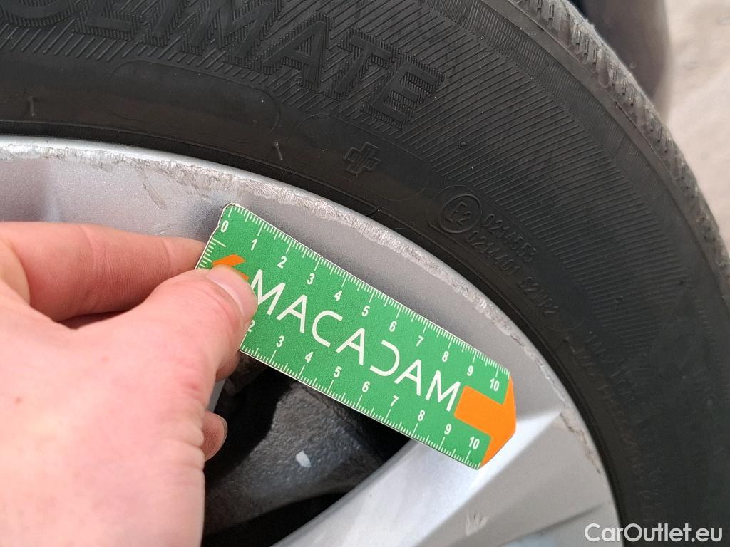  Bmw  Serie 2 BMW  Active Tourer / 2018 / 5P / monospace 225xe Business Design Auto #35