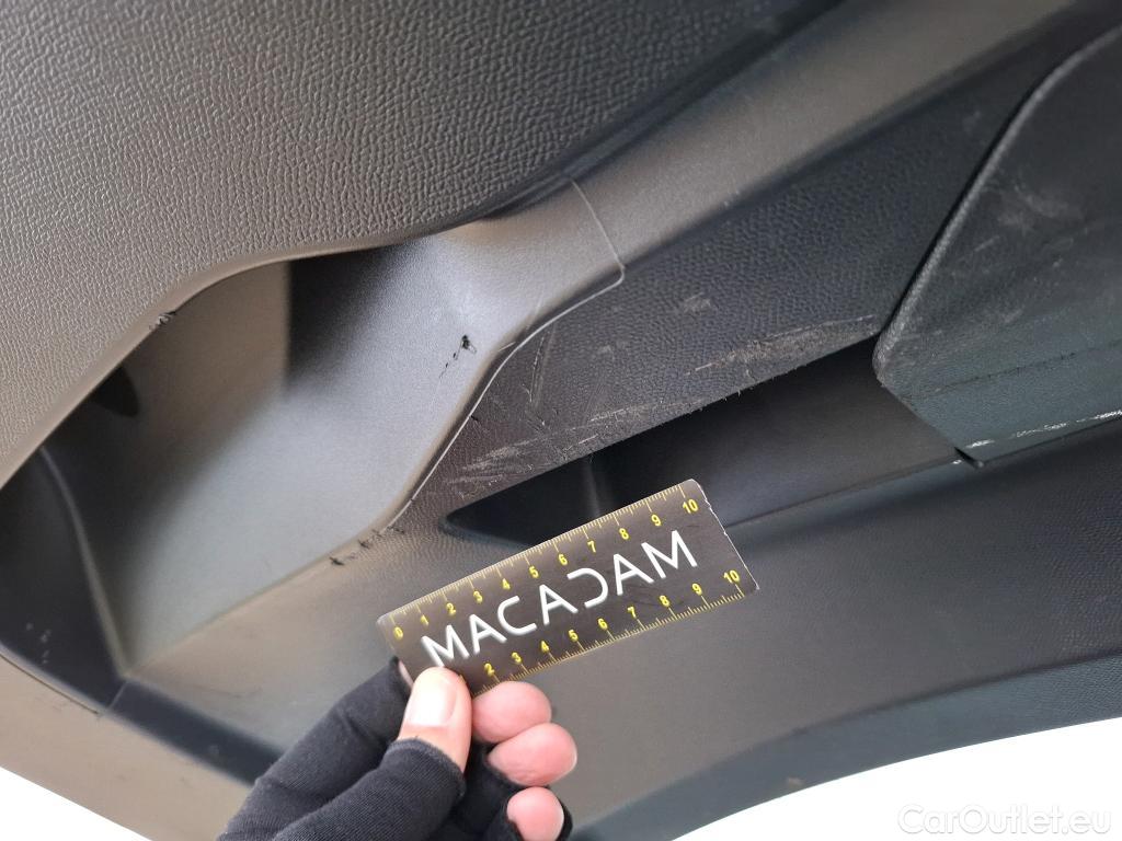  Peugeot  2008  Allure Pack 1.5 HDi 130CV BVA8 E6d #8