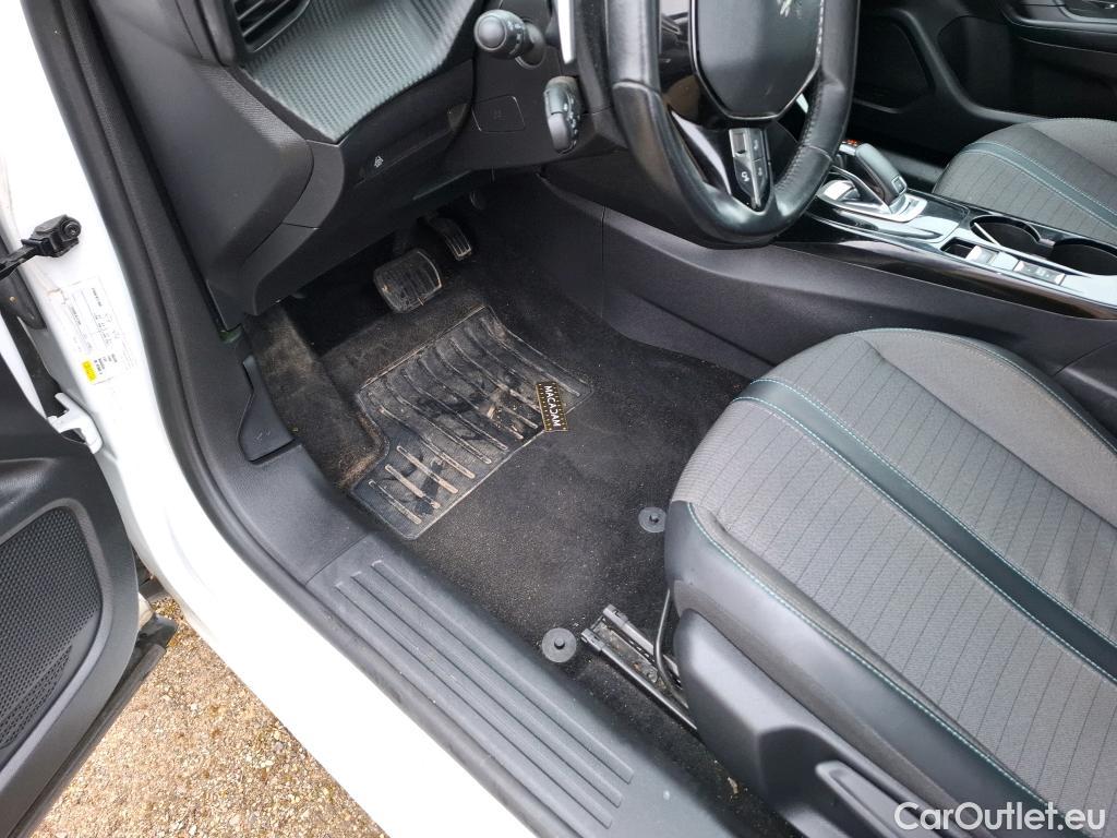  Peugeot  2008  Allure Pack 1.5 HDi 130CV BVA8 E6d #1