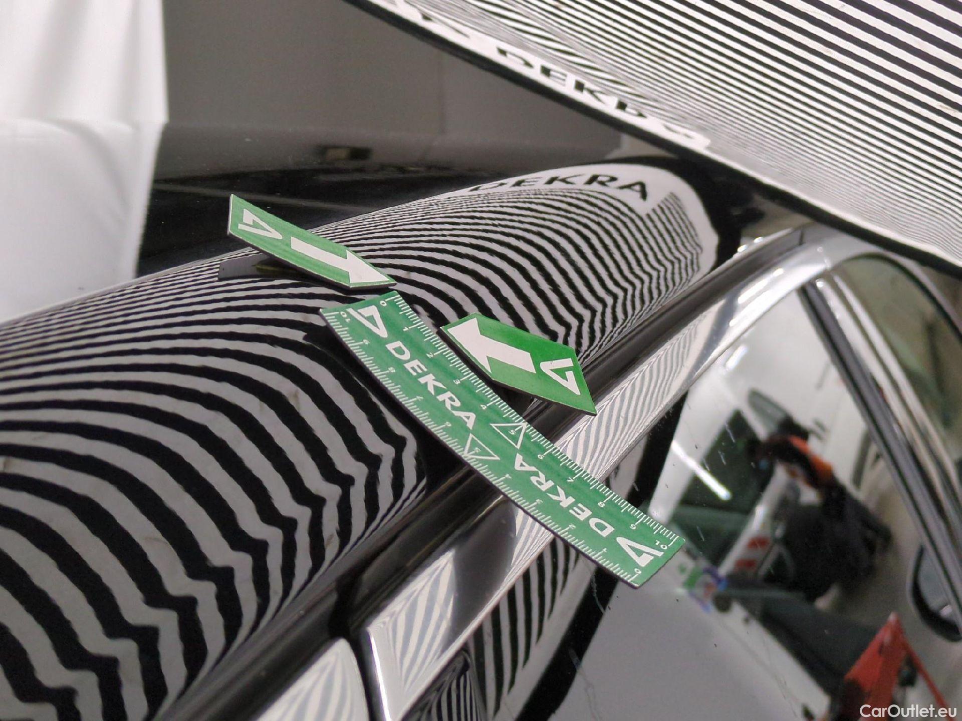  Opel   Grandland X Grandland X Elegance Business 1.5 130CV BVA8 E6d #9