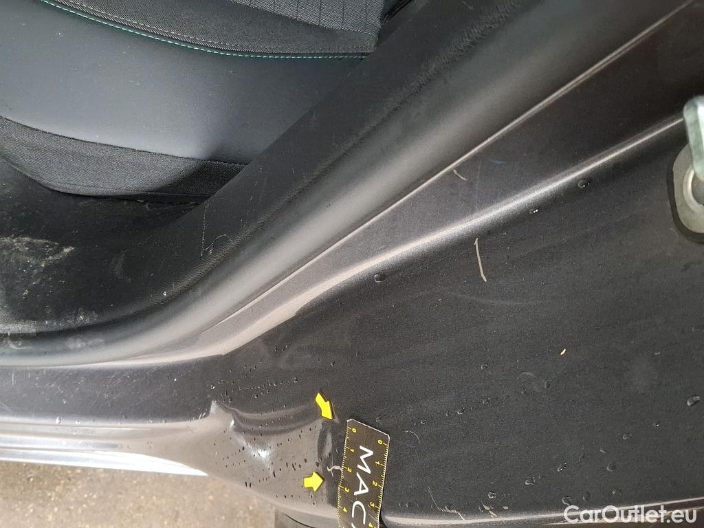  Peugeot  2008  Allure Pack 1.5 HDi 110CV BVM6 E6d #15