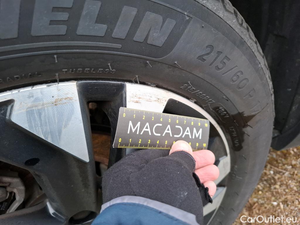  Peugeot  2008  Allure Pack 1.5 HDi 130CV BVA8 E6d #13