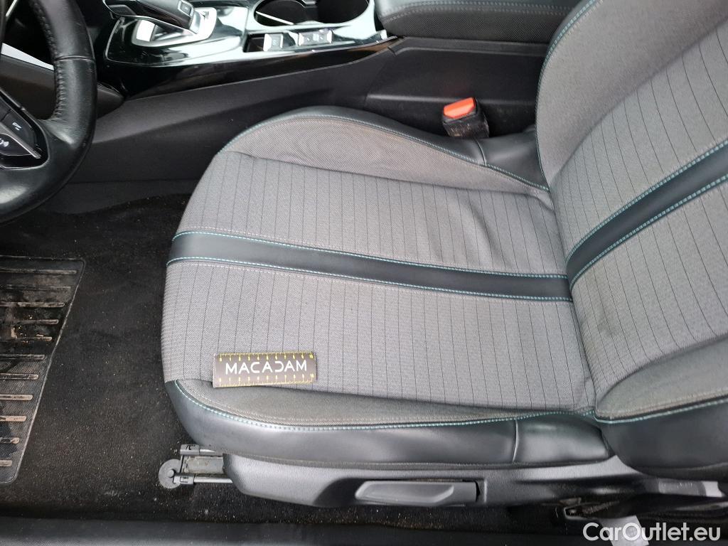  Peugeot  2008  Allure Pack 1.5 HDi 130CV BVA8 E6d #32