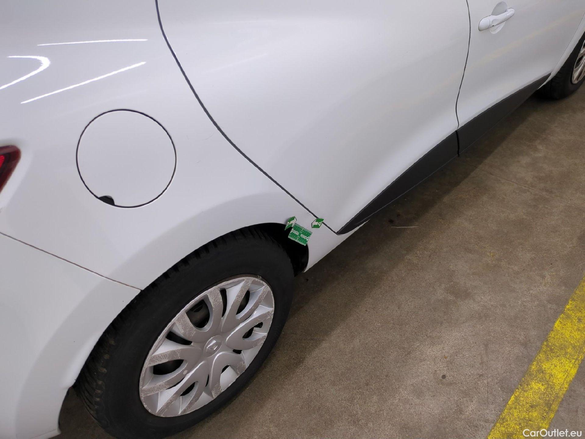  Renault  Clio  IV Air MediaNav 1.5 dCi 75CV BVM5 E6 #12