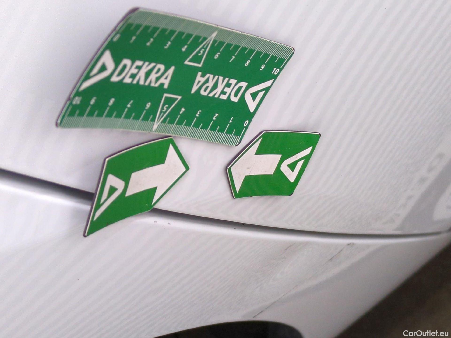  Renault  Clio  IV Air MediaNav 1.5 dCi 75CV BVM5 E6 #13