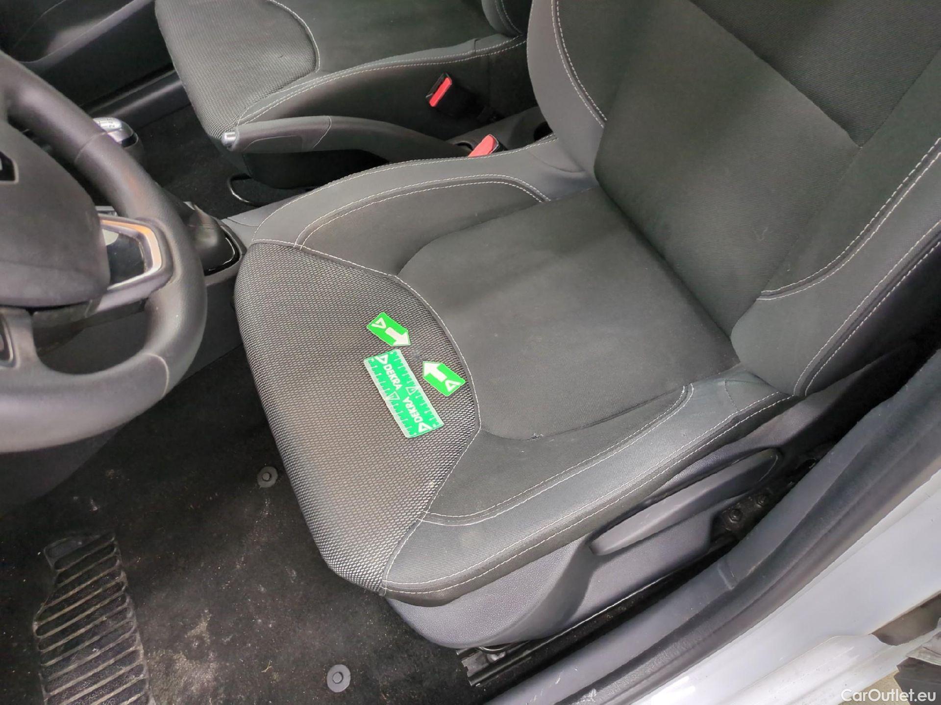  Renault  Clio  IV Air MediaNav 1.5 dCi 75CV BVM5 E6 #1