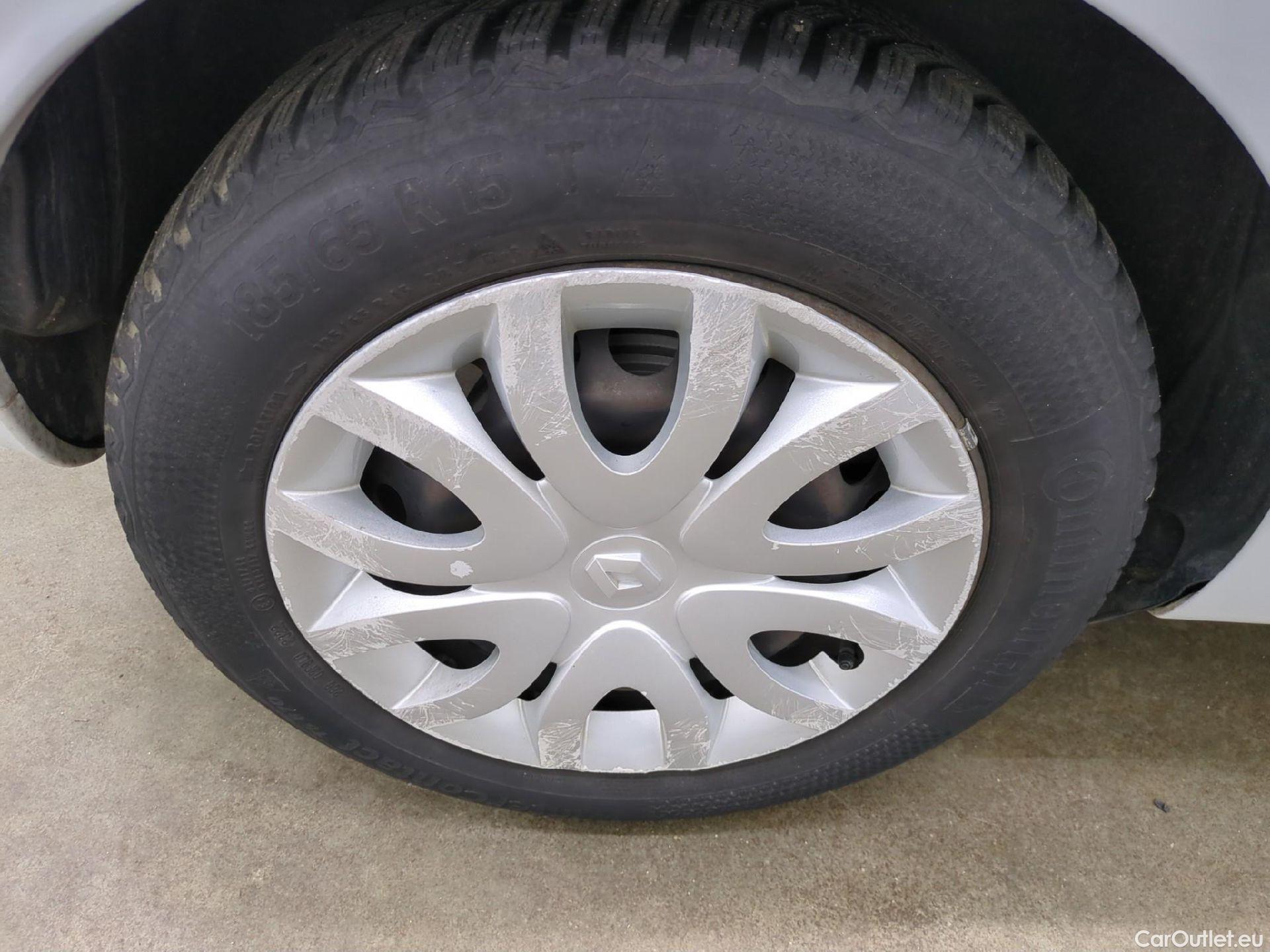  Renault  Clio  IV Air MediaNav 1.5 dCi 75CV BVM5 E6 #8