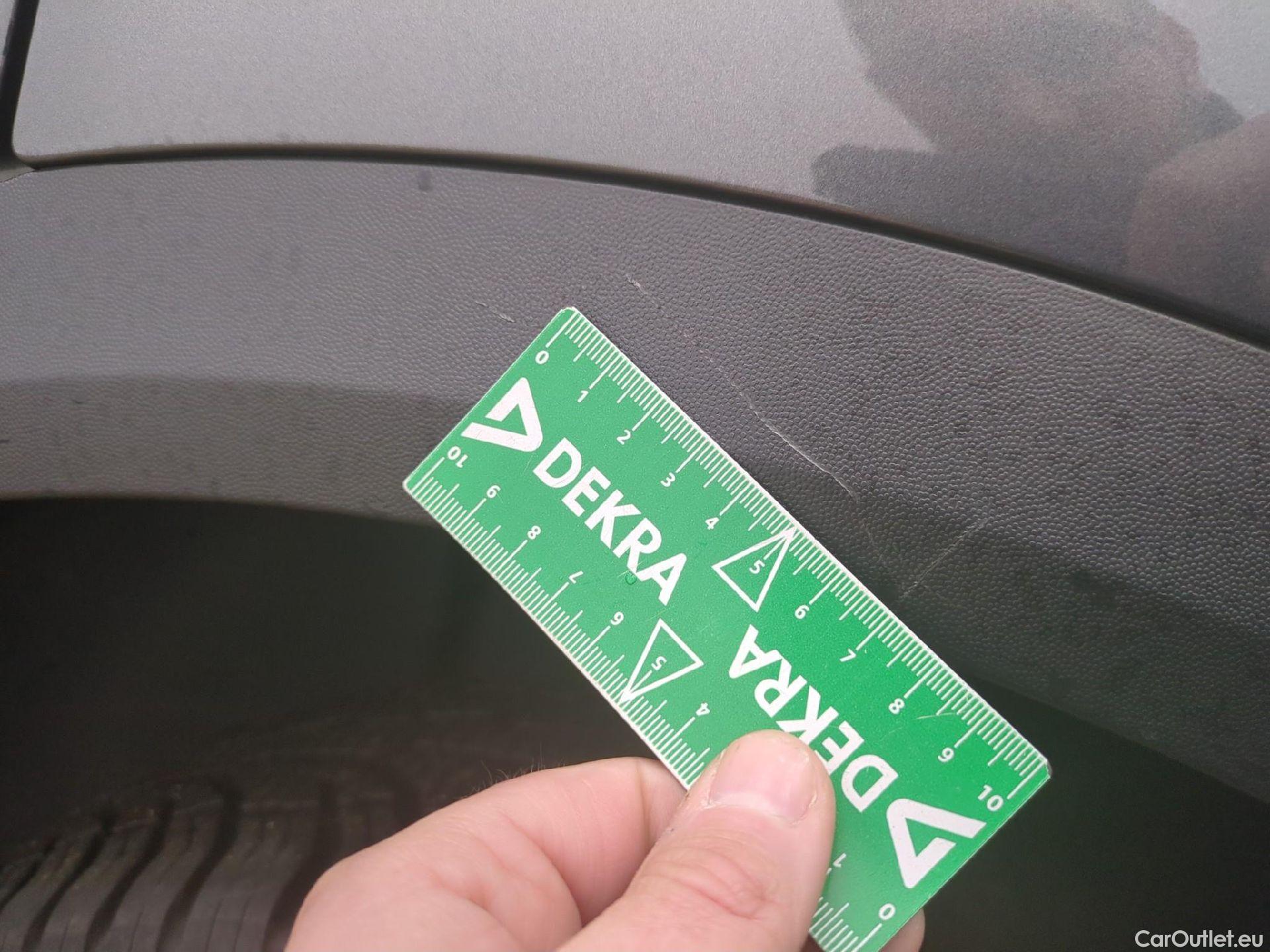  Volkswagen  T-ROC VOLKSWAGEN  / 2021 / 5P / SUV 2.0 TDI 150 LIFE PLUS DSG7 #13