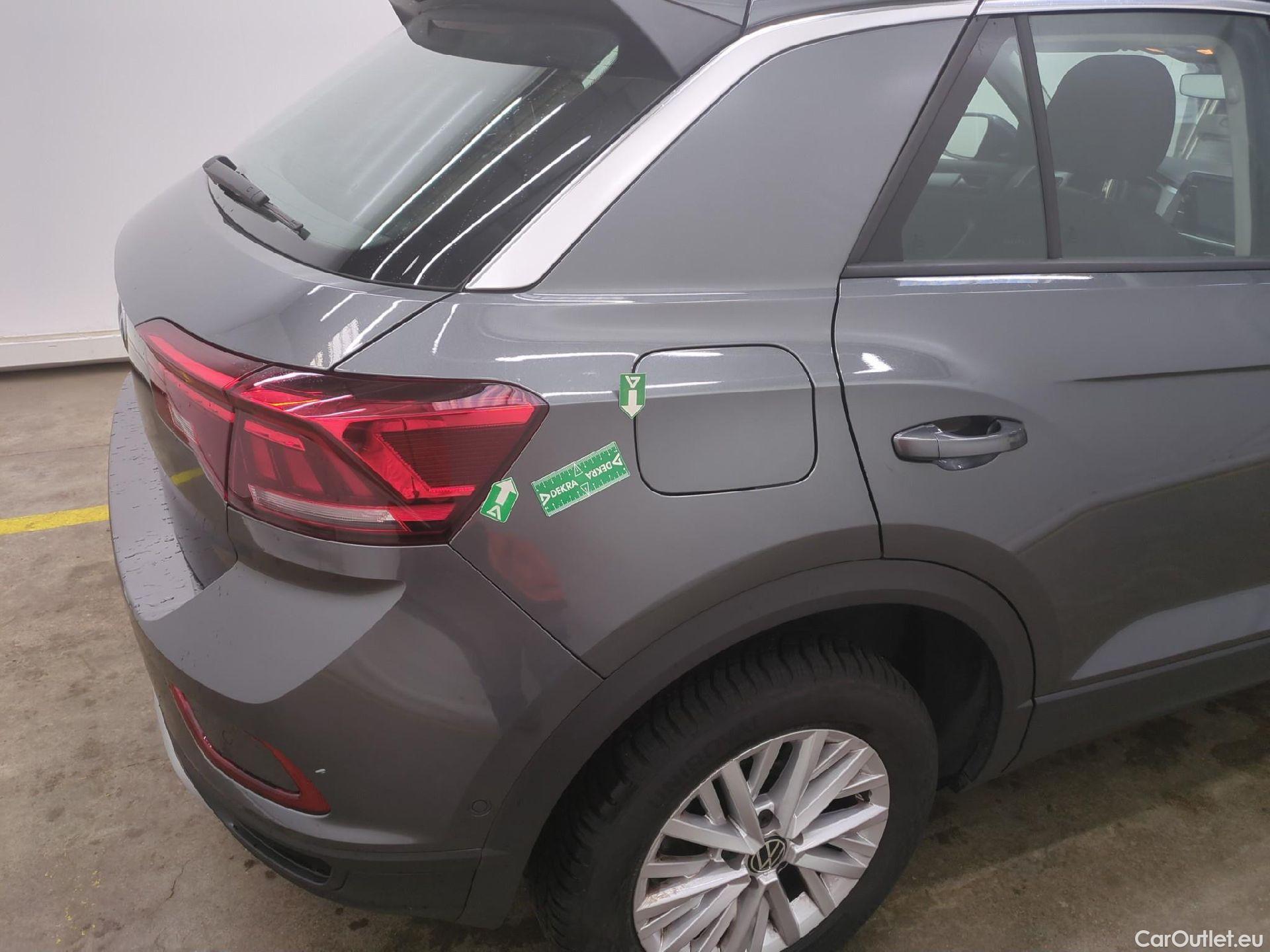  Volkswagen  T-ROC VOLKSWAGEN  / 2021 / 5P / SUV 2.0 TDI 150 LIFE PLUS DSG7 #18