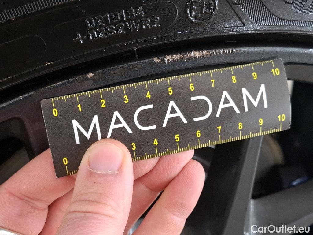  Bmw  Serie 1 BMW Série 1 / 2019 / 5P / Berline 2.0 120D AUTO M Sport #8