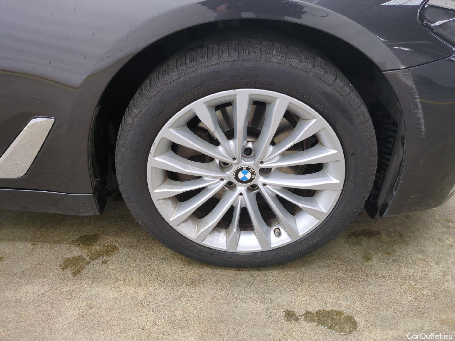  Bmw  Serie 5 BMW Série 5 / 2020 / 4P / Berline 520i 184ch Luxury BVA8 #11