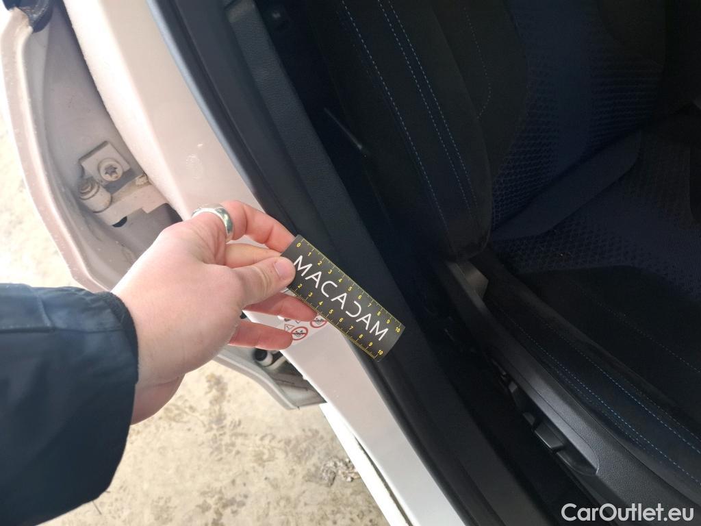  Bmw  Serie 1 BMW Série 1 / 2019 / 5P / Berline 2.0 120D AUTO M Sport #22