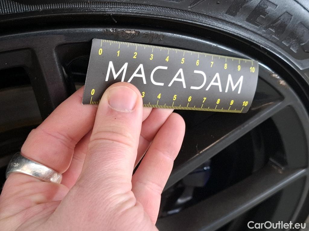  Bmw  Serie 1 BMW Série 1 / 2019 / 5P / Berline 2.0 120D AUTO M Sport #9