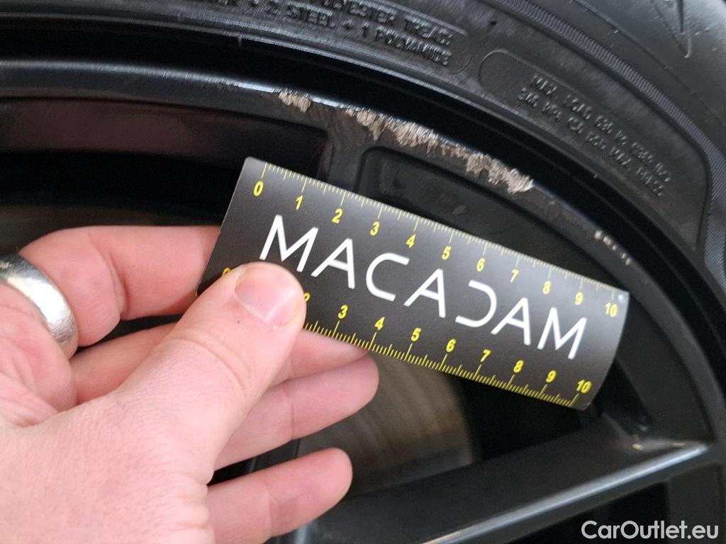  Bmw  Serie 1 BMW Série 1 / 2019 / 5P / Berline 2.0 120D AUTO M Sport #4