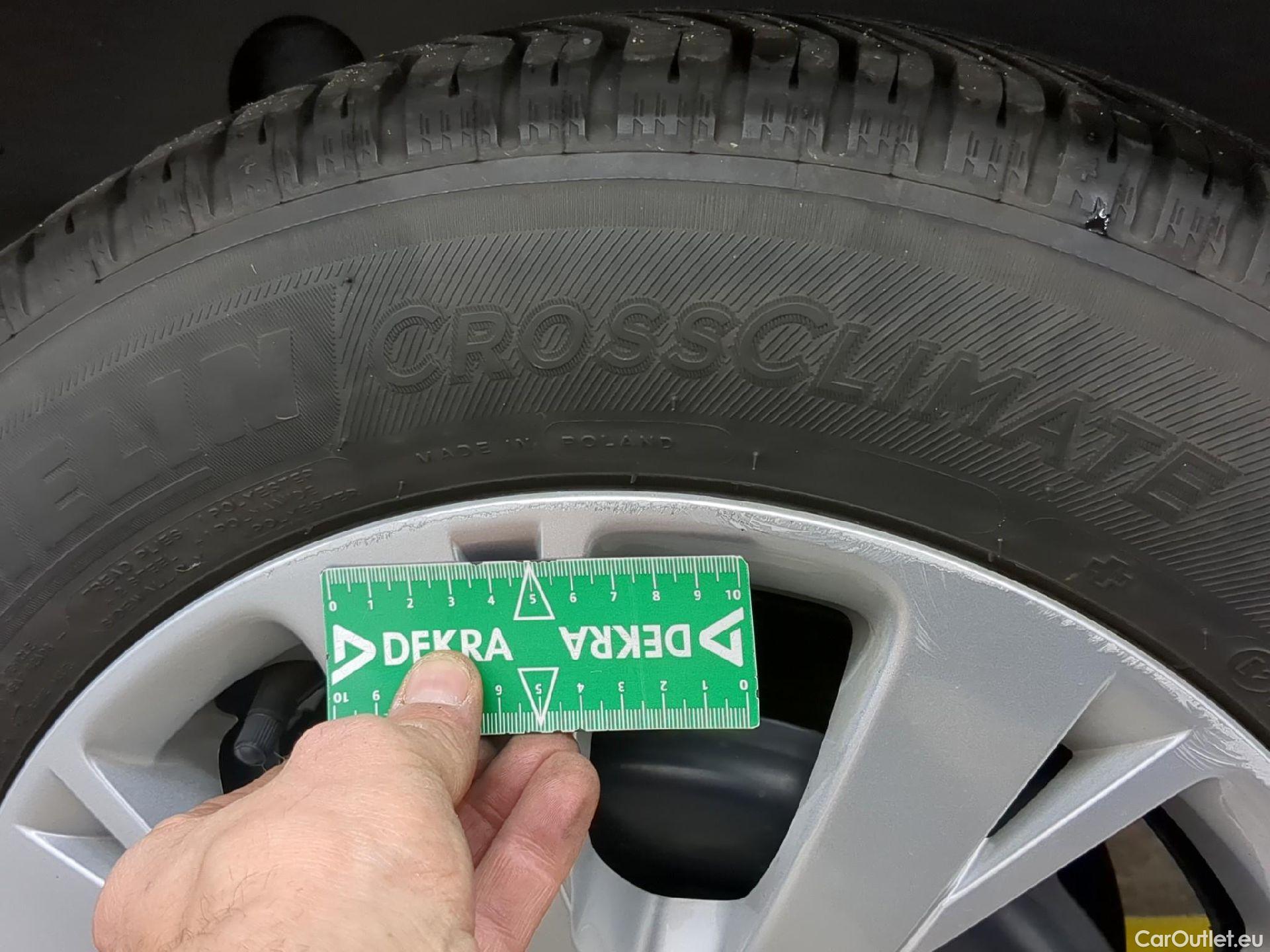  Peugeot  208  Affaire Premium Pack 1.2 80CV BVM5 E6dT #12