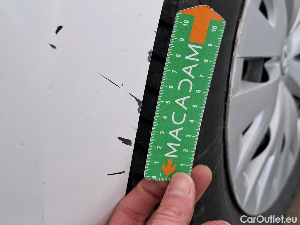  Toyota  Yaris TOYOTA  Hybride / 2019 / 5P / Berline Hybride 116h France Business Stage Acad #8