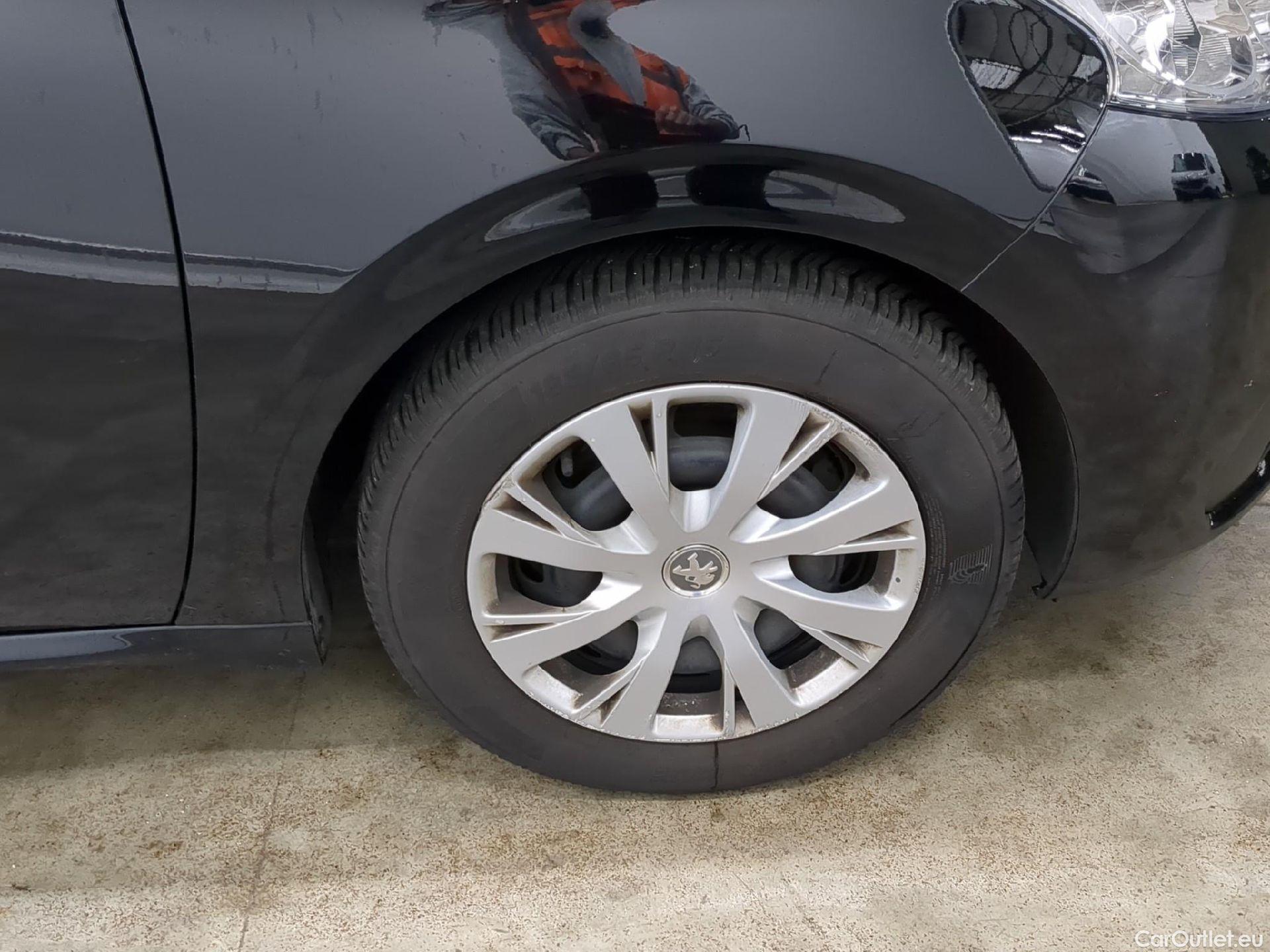  Peugeot  208  Affaire Premium Pack 1.2 80CV BVM5 E6dT #19