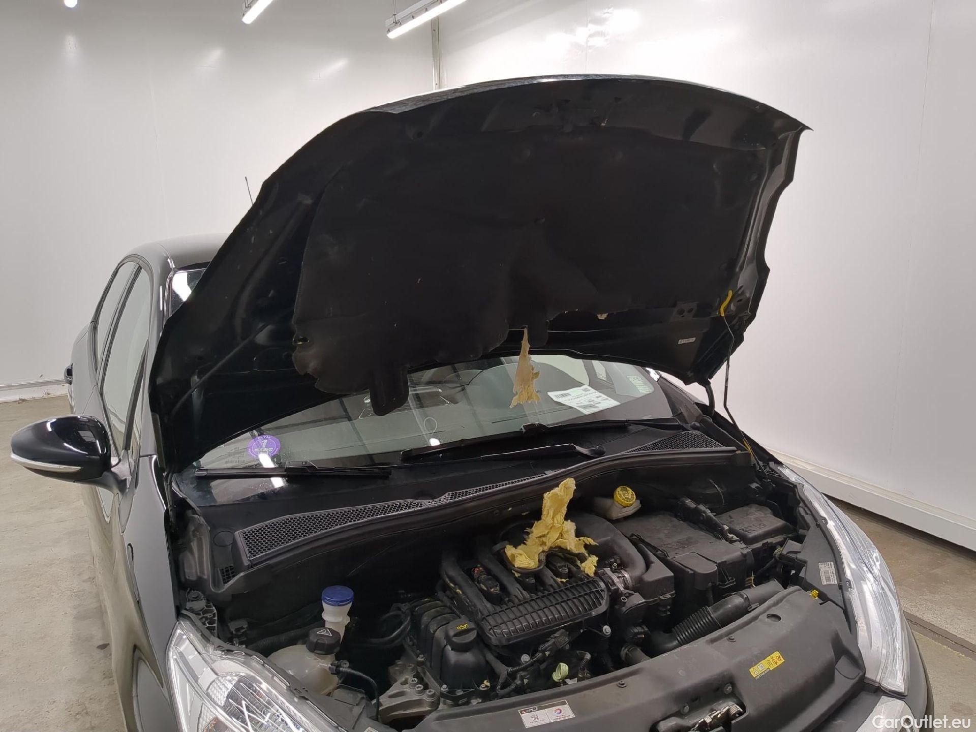  Peugeot  208  Affaire Premium Pack 1.2 80CV BVM5 E6dT #26